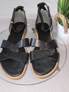 Franco Sarto Glora sandals can match with almost any ensemble. Size 9